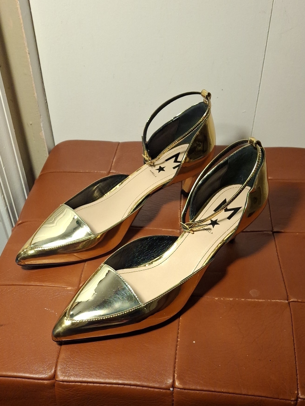MARELLA Gold Pointed D'Orsay Low Heel Women's Pumps